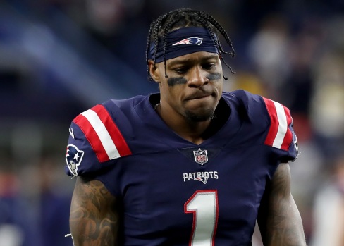 Tarina New England Patriotsin ja N'Keal Harryn välillä on ohi